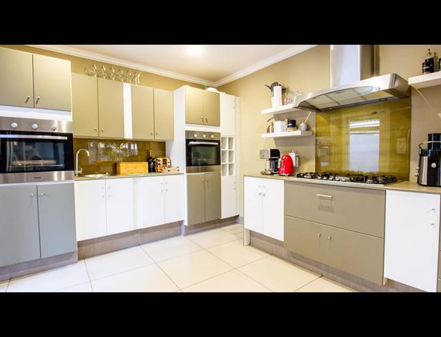 4 BEDROOM HOUSE FOR SALE IN FERNDALE
